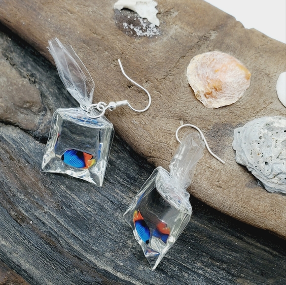 Nwt fish in bag! Blue reef fish earrings silver hooks handmade - Picture 2 of 4